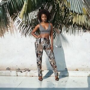 Women Capris Jules&Leopold Tan Floral Print Slimming Fitted Pull On Capri Pants